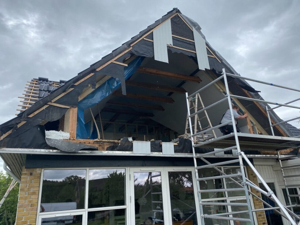 Renovering af husets tag og loftsrum